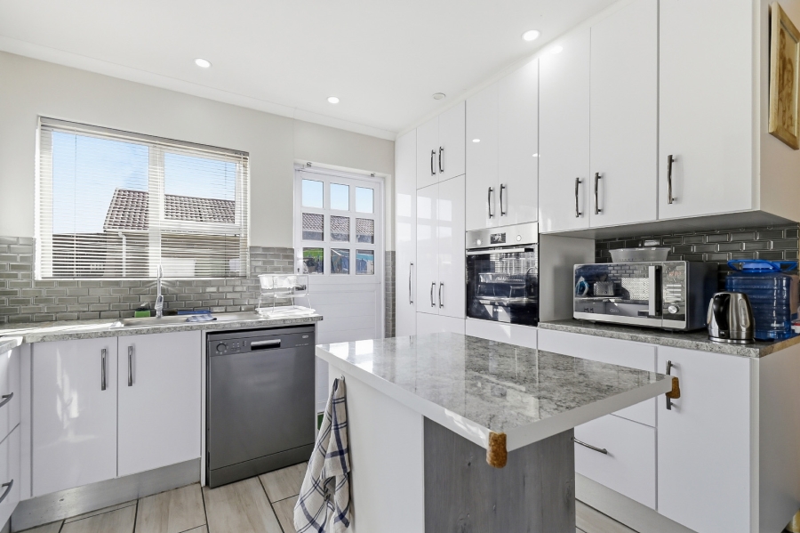 3 Bedroom Property for Sale in Steenberg Western Cape